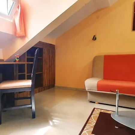 Апартамент Floor Two Bedroom In