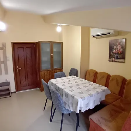 Floor Two Bedroom In شقة بورغاس